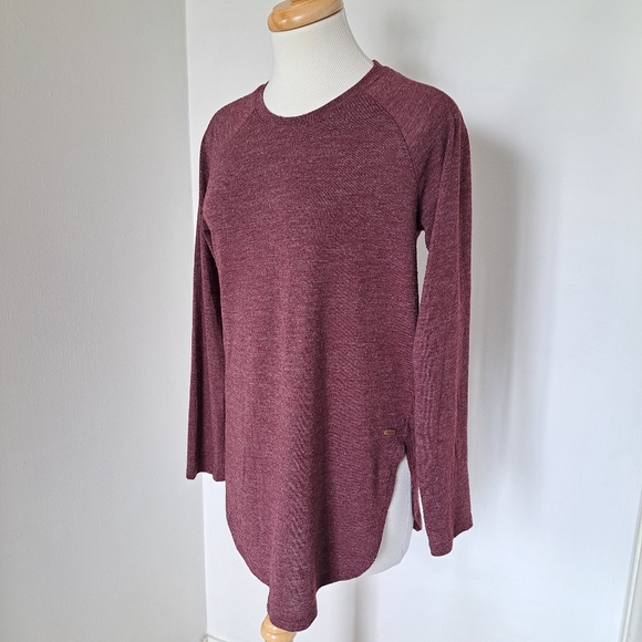 Roots | Red burgundy simple plain crew neck women's sweater - Picture 2 of 11